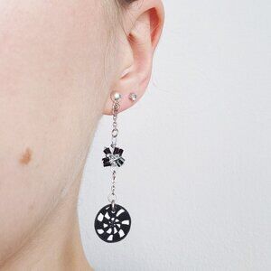 Black and white hypnosis silver chain earrings ✦ long silver dangle earrings ✦